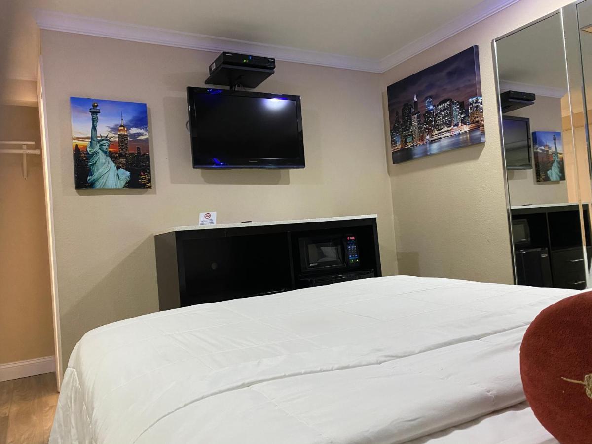 Relax Inn ノース・バビロン エクステリア 写真